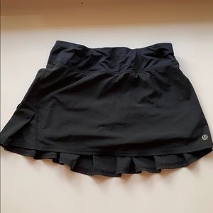 Lululemon black skirt